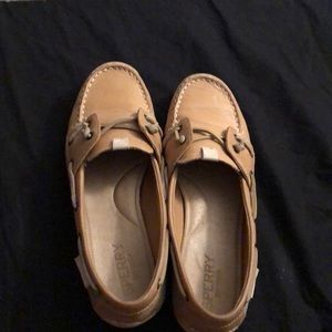 Women’s 9.5 sperrys
